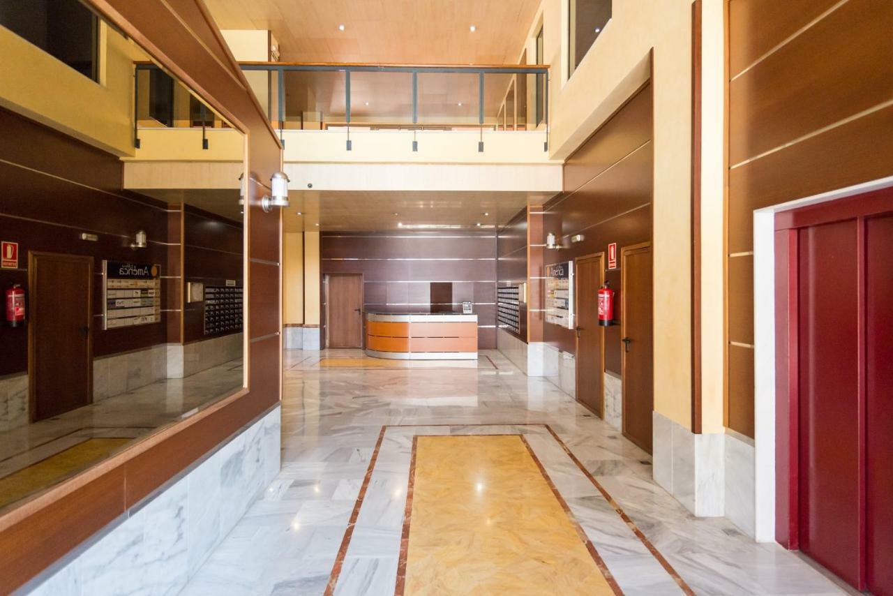 Lu&Cia City Centre Las Americas マラガ エクステリア 写真